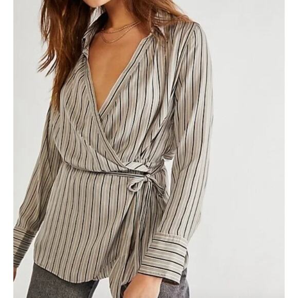 Free People Women's Arlo Top Blouse Long Sleeve Wrap Stripe Medium Gray Blue - Picture 1 of 8